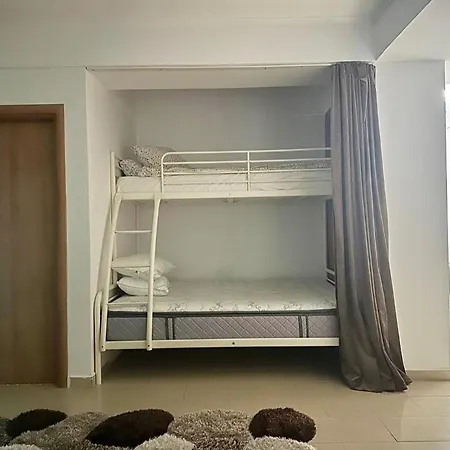 Seaside In Apartment *